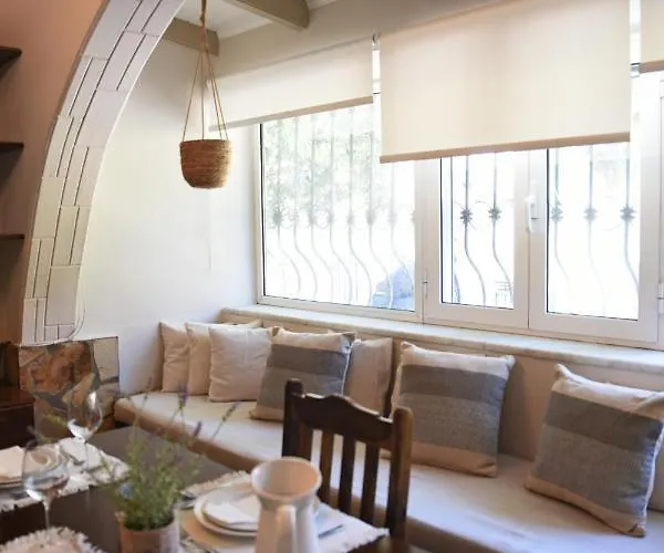 Calma House