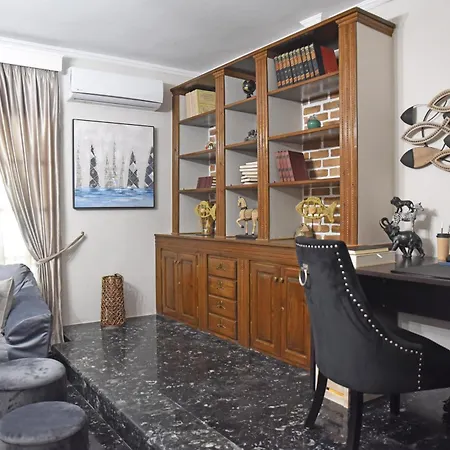 Calma House