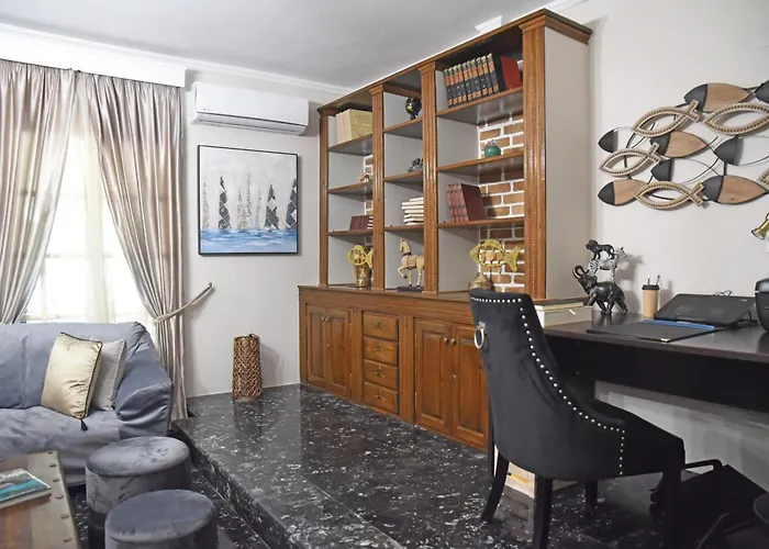 Calma House
