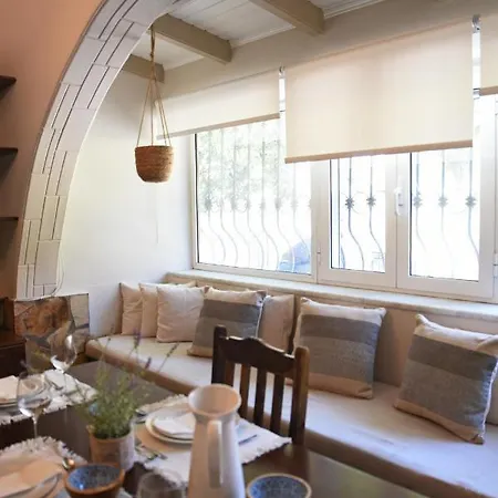 Calma House