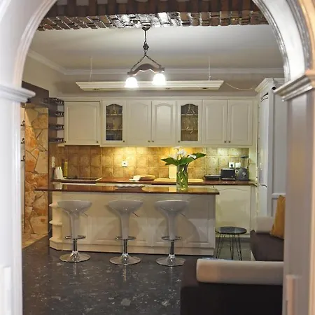 Calma House * Kompítsion