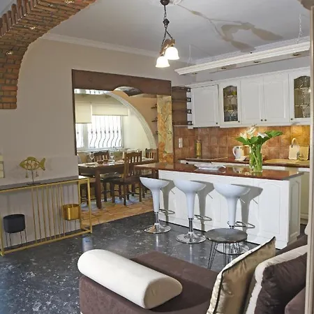 Holiday home Calma House Kompitsion