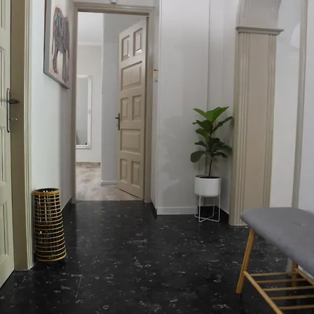 Calma House Kompítsion